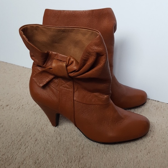 Steve Madden Shoes - Steve Madden Jess 11 leather ankle bootie 6.5M